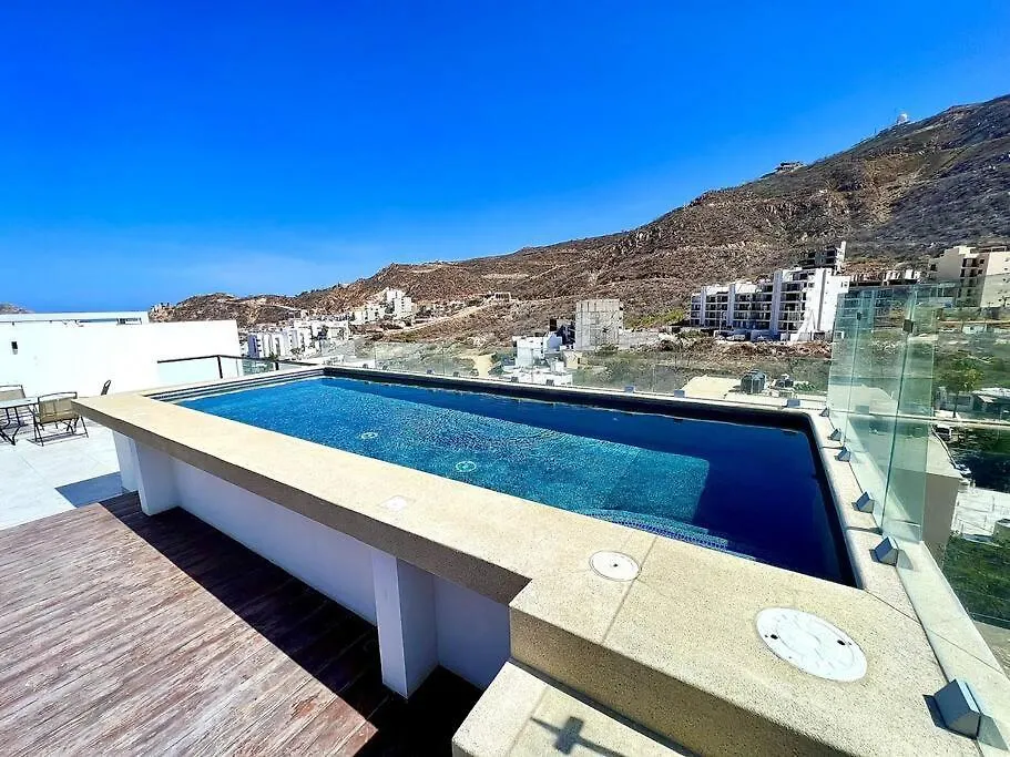 New Deluxe 2Br-2Bth, 2 King Beds, 1 Gig - Speed Wi-Fi, Pool, Huge Patio, Close To The Beach, Marina And Night Life. Кабо-Сан-Лукас 0*,  Мексика