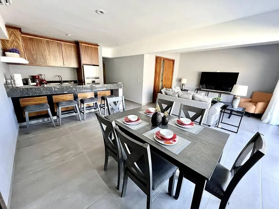 New Deluxe 2Br-2Bth, 2 King Beds, 1 Gig - Speed Wi-Fi, Pool, Huge Patio, Close To The Beach, Marina And Night Life. Кабо-Сан-Лукас Апартаменты