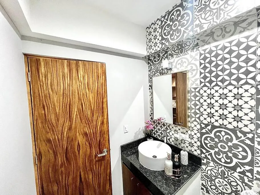 New Deluxe 2Br-2Bth, 2 King Beds, 1 Gig - Speed Wi-Fi, Pool, Huge Patio, Close To The Beach, Marina And Night Life. Кабо-Сан-Лукас Апартаменты