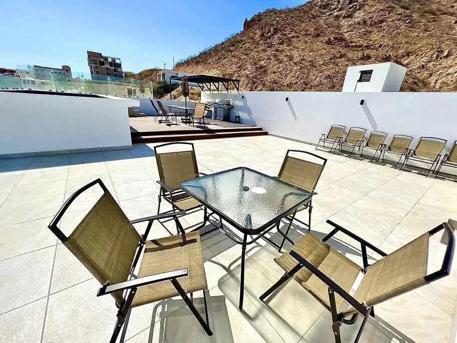 New Deluxe 2Br-2Bth, 2 King Beds, 1 Gig - Speed Wi-Fi, Pool, Huge Patio, Close To The Beach, Marina And Night Life. Кабо-Сан-Лукас