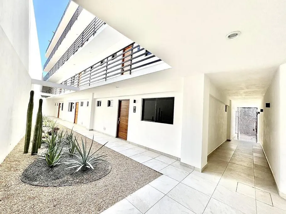 New Deluxe 2Br-2Bth, 2 King Beds, 1 Gig - Speed Wi-Fi, Pool, Huge Patio, Close To The Beach, Marina And Night Life. Кабо-Сан-Лукас Мексика