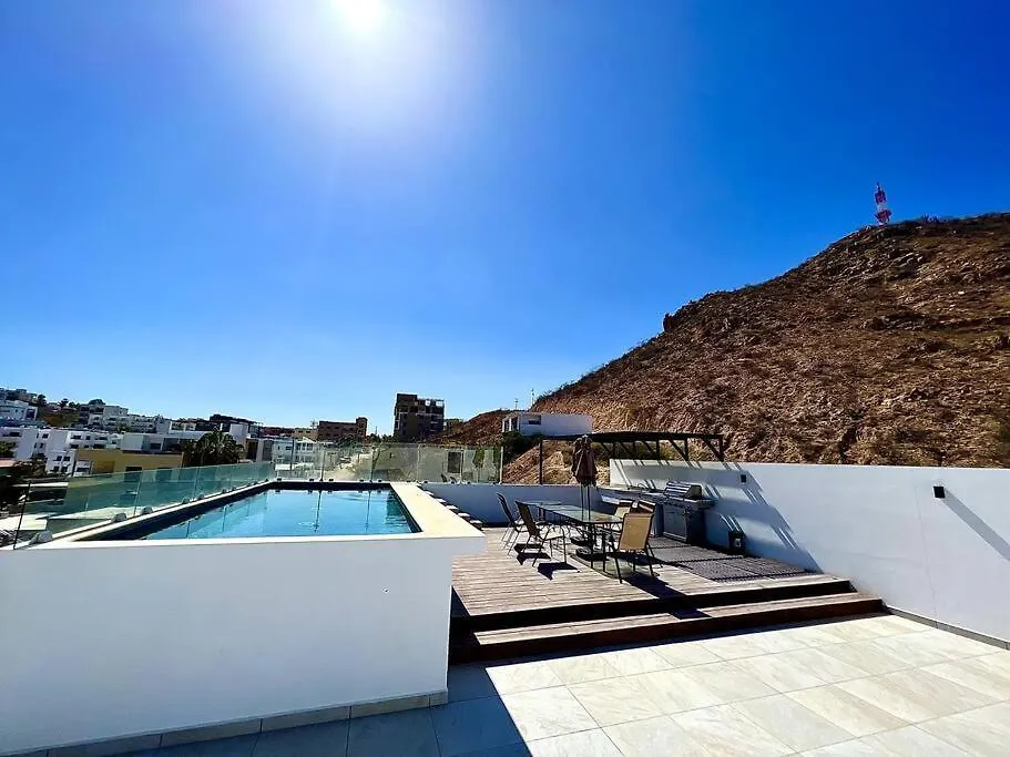 New Deluxe 2Br-2Bth, 2 King Beds, 1 Gig - Speed Wi-Fi, Pool, Huge Patio, Close To The Beach, Marina And Night Life. Кабо-Сан-Лукас 0*,  Мексика
