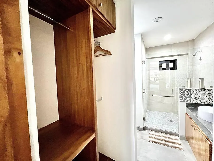 Апартаменты New Deluxe 2Br-2Bth, 2 King Beds, 1 Gig - Speed Wi-Fi, Pool, Huge Patio, Close To The Beach, Marina And Night Life. Кабо-Сан-Лукас
