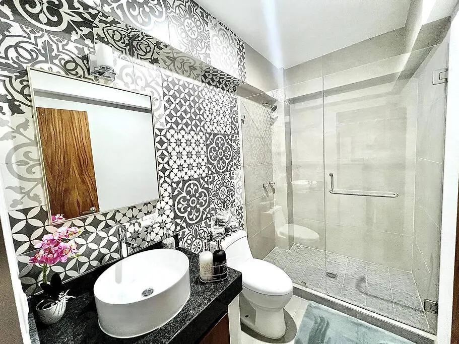 New Deluxe 2Br-2Bth, 2 King Beds, 1 Gig - Speed Wi-Fi, Pool, Huge Patio, Close To The Beach, Marina And Night Life. Кабо-Сан-Лукас 0*,  Мексика