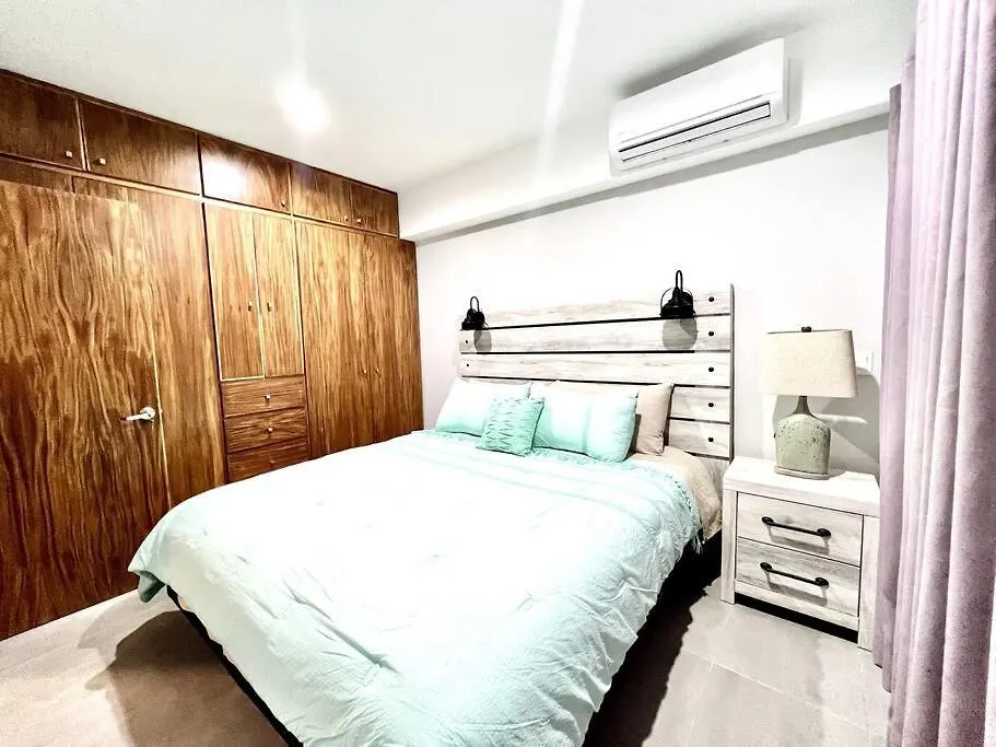 Апартаменты New Deluxe 2Br-2Bth, 2 King Beds, 1 Gig - Speed Wi-Fi, Pool, Huge Patio, Close To The Beach, Marina And Night Life. Кабо-Сан-Лукас